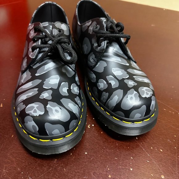 Dr Martens Mens Black Distorted Leather Leopard Print Oxford Shoes Size US 8 main image 5